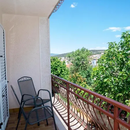 Apartament B *